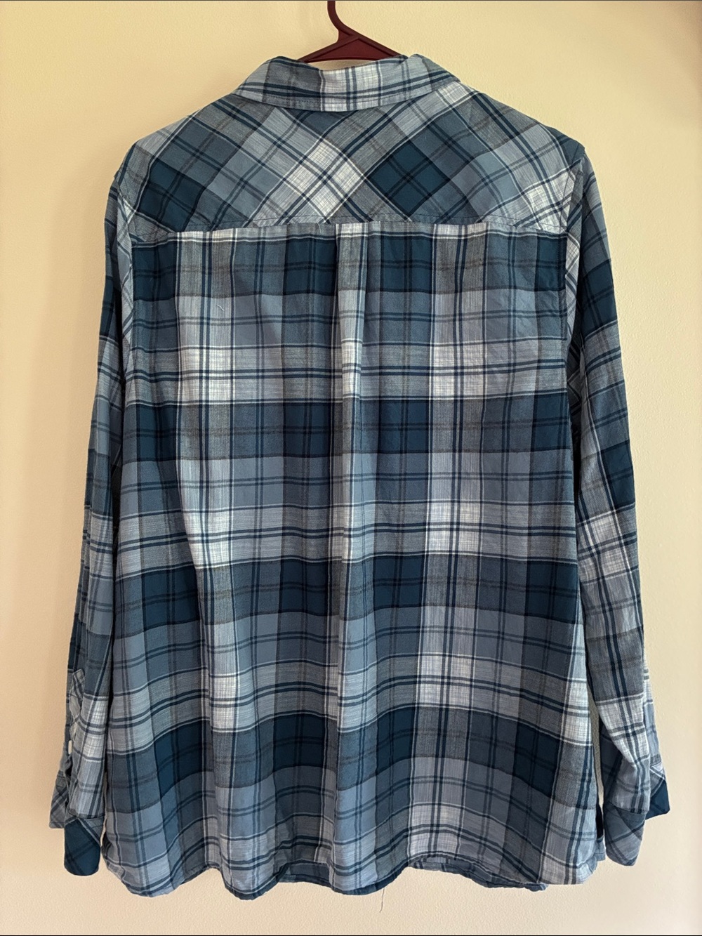 Croft & Barrow women’s 1X Navy and Light Blue Plaid Button-Down Shirt - Picture 4 of 8